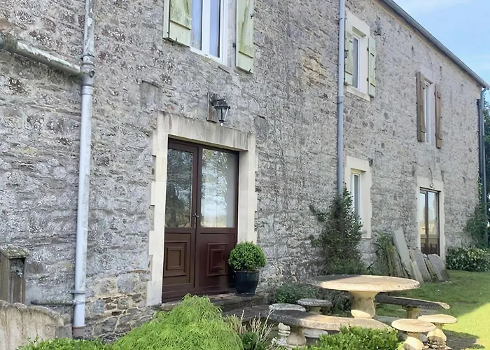 Cottage In Sainte-Marguerite-D\'Elle With Barbecue